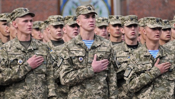 Порошенко отправил войска на Харьков и Мариуполь