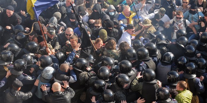 Французский политолог: Украинский феодализм ведет страну к исчезновению