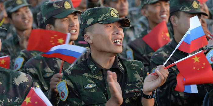 Россия и Китай будут вместе  противостоять «цветным революциям»