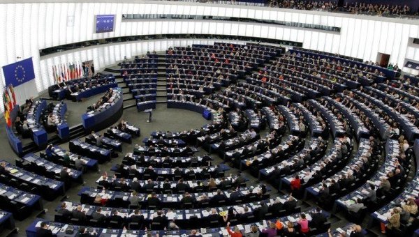 Евроскептики из Европарламента требуют досрочной отставки главы Еврокомиссии