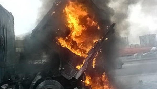 В Мариуполе взорван военный грузовик в колонне ВСУ