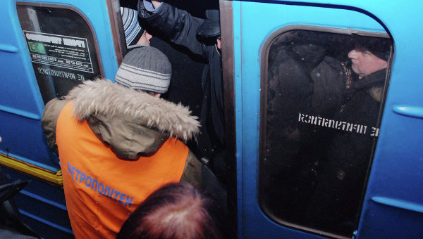 Кличко посоветовал киевлянам, недовольным дорогим метро, ходить пешком