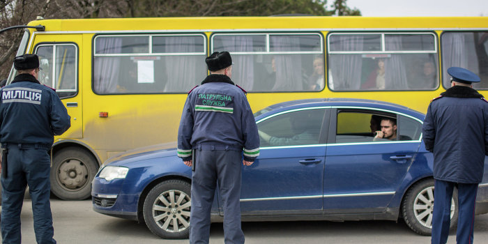 В Мариуполе украинские военные угнали целый автопарк В Мариуполе украинские военные угнали целый автопарк