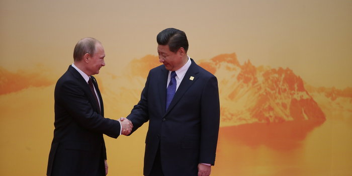 Россия и Китай устроят США золотое линчевание