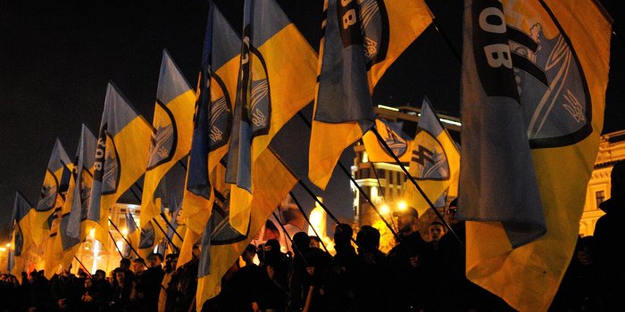 Нацистский батальон «Азов» захватывает предприятия в Киеве