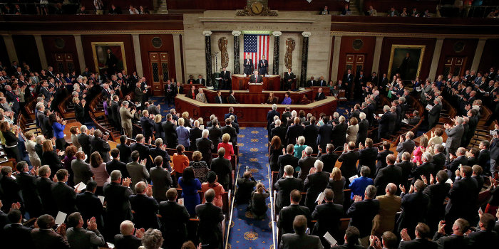 Конгрессмены США требуют остановить сотрудничество с Украиной