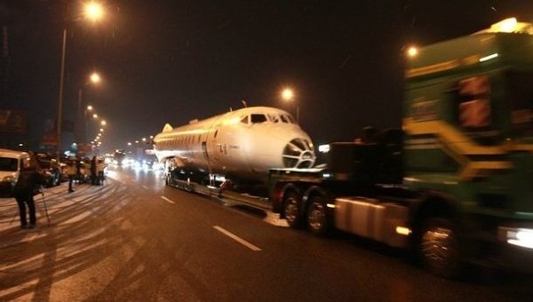 Ночью по улицам Киева провезли президентский самолет - «буревестник грядущего майдана»