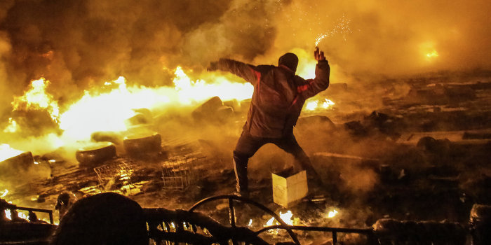 Вышиванка или «коктейль Молотова»? Вышиванка или «коктейль Молотова»?