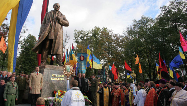 Украинский нацизм: жизнь как убийство истории Украинский нацизм: жизнь как убийство истории