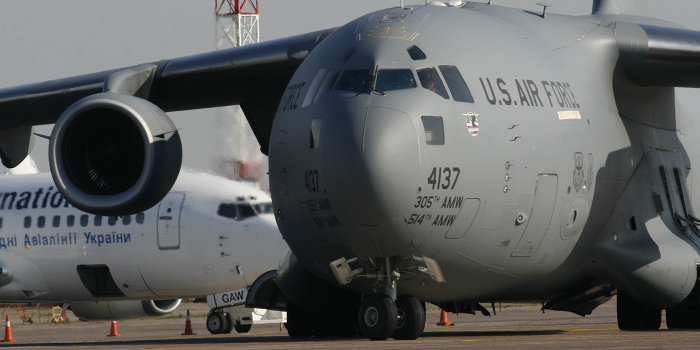 СМИ: Груз 200 отправляется в США и Европу из киевского аэропорта Борисполь СМИ: Груз 200 отправляется в США и Европу из киевского аэропорта Борисполь
