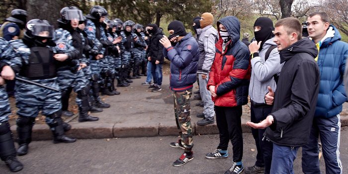 Сегодня все украинские ультрас придут в Киев спросить, почему их «кинули» Сегодня все украинские ультрас придут в Киев спросить, почему их «кинули»