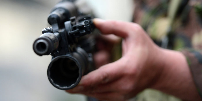 Украинский военный застрелил своих сослуживцев Украинский военный застрелил своих сослуживцев