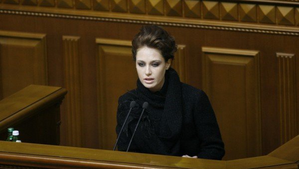 Ирина Бережная: «Нужно помочь людям вернуть веру в справедливость» Ирина Бережная: «Нужно помочь людям вернуть веру в справедливость»
