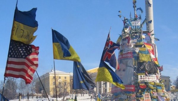 Яценюк: Украина передана во внешнее управление, денег нет Яценюк: Украина передана во внешнее управление, денег нет