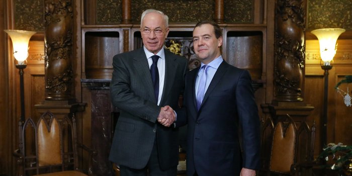 Хроники Майдана: Украина получила 15 миллиардов долларов и скидку на газ Хроники Майдана: Украина получила 15 миллиардов долларов и скидку на газ
