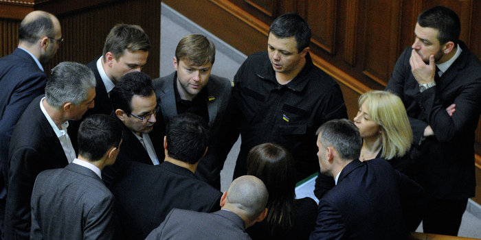 Комбат-депутат Семенченко в марте участвовал в захватах зданий с Губаревым Комбат-депутат Семенченко в марте участвовал в захватах зданий с Губаревым