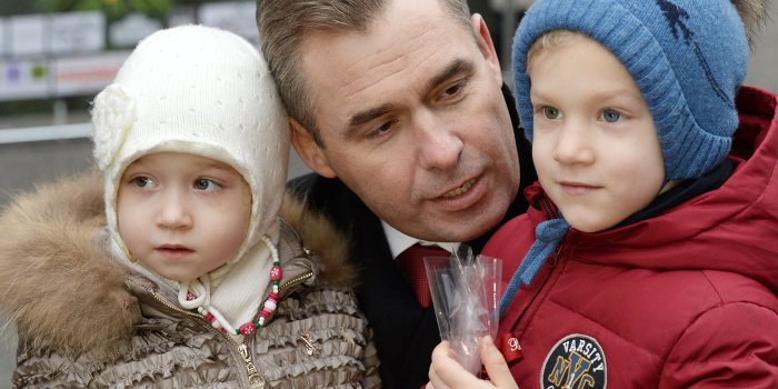 Павел Астахов: По данным ООН, от гражданской войны на Украине пострадали 2 миллиона детей Павел Астахов: По данным ООН, от гражданской войны на Украине пострадали 2 миллиона детей