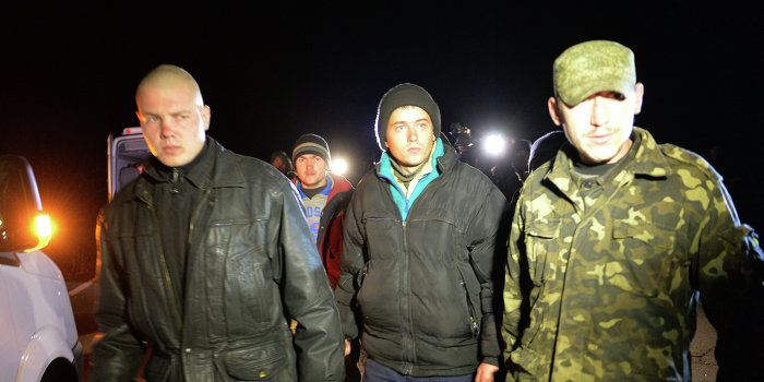 Ополченцы Донбасса отпустили из плена более тысячи украинских солдат Ополченцы Донбасса отпустили из плена более тысячи украинских солдат