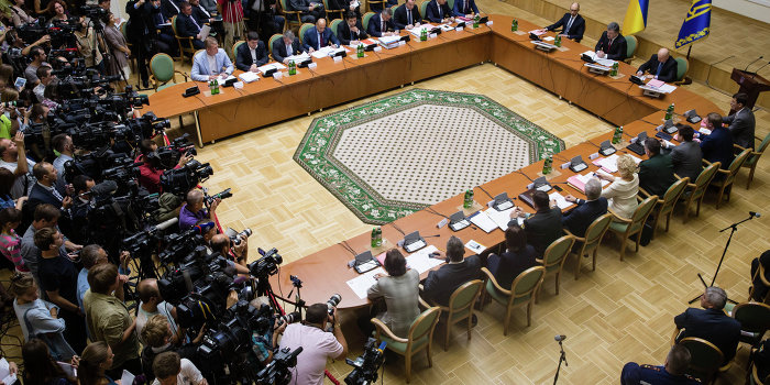 Министр информации Юрий Стець обещал расстрелять парламент Министр информации Юрий Стець обещал расстрелять парламент