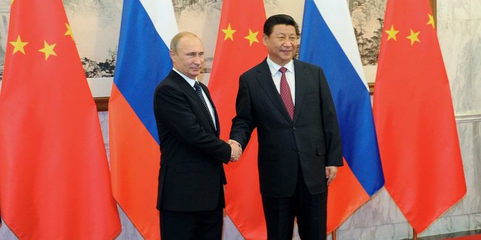 Zero Hedge: Россия и Китай нанесли сокрушительный удар по доллару Zero Hedge: Россия и Китай нанесли сокрушительный удар по доллару