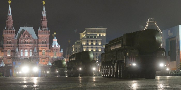 Россия определяет НАТО как основную угрозу Россия определяет НАТО как основную угрозу