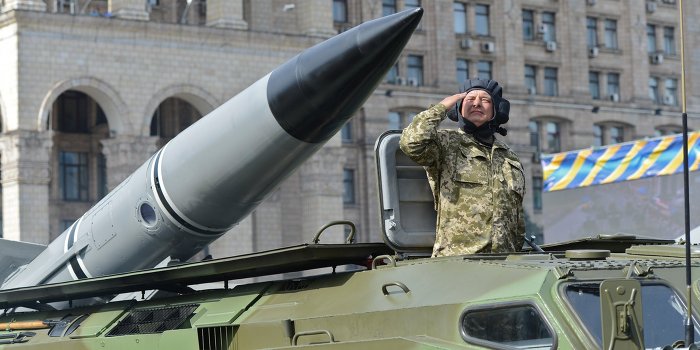 Порошенко: Украинская армия стала такой сильной, что у неё едут учиться воевать Порошенко: Украинская армия стала такой сильной, что у неё едут учиться воевать