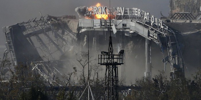 ДНР: Украина снова начала обстреливать Донецкий аэропорт ДНР: Украина снова начала обстреливать Донецкий аэропорт