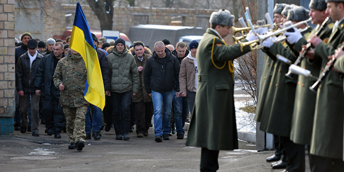 Украинский экономист: Мобилизация только ускорит развал Украины Украинский экономист: Мобилизация только ускорит развал Украины