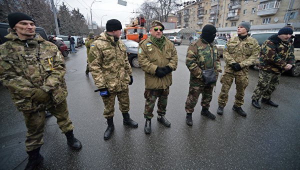 Родители окруженных под Дебальцево бойцов ВСУ митингуют в Киеве Родители окруженных под Дебальцево бойцов ВСУ митингуют в Киеве