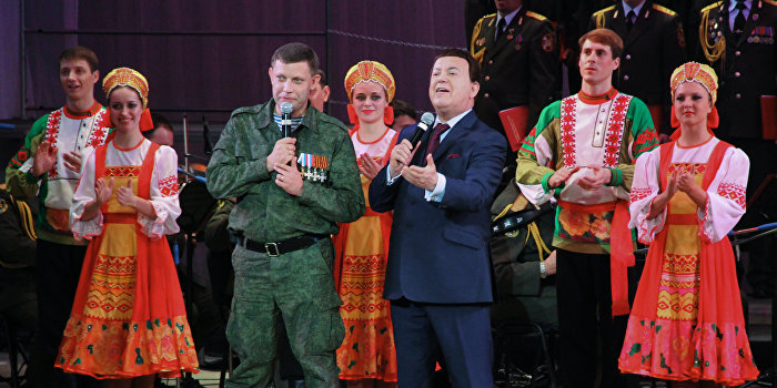 Ополченцы используют новое «психологическое оружие» - российские песни Ополченцы используют новое «психологическое оружие» - российские песни