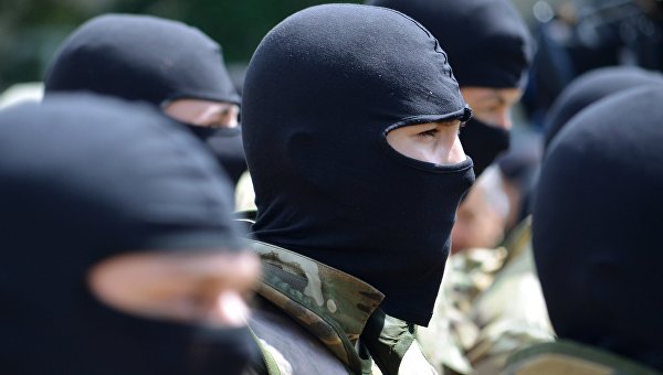 Семенченко получил ранение в боях между Нацгвардией и бойцами батальона «Донбасс» Семенченко получил ранение в боях между Нацгвардией и бойцами батальона «Донбасс»