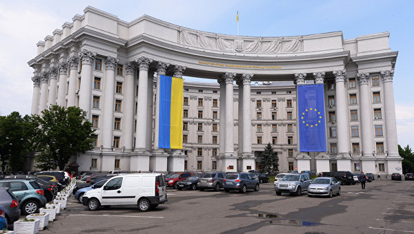 Украинцам массово отказывают в выдаче шенгенских виз Украинцам массово отказывают в выдаче шенгенских виз