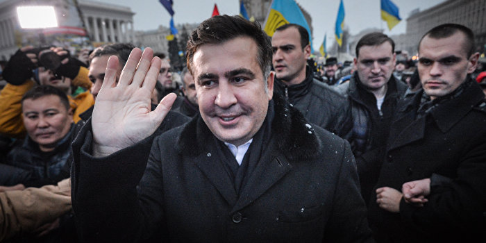 Саакашвили будет курировать поставки оружия на Украину Саакашвили будет курировать поставки оружия на Украину