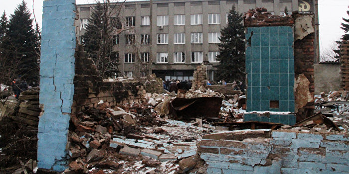 Украинские войска применяют запрещенные боеприпасы в Дебальцево Украинские войска применяют запрещенные боеприпасы в Дебальцево