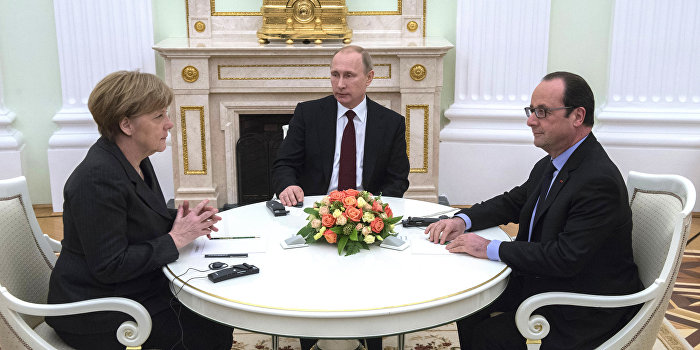 Путин, Меркель и Олланд обсудили соблюдение режима прекращения огня в Донбассе Путин, Меркель и Олланд обсудили соблюдение режима прекращения огня в Донбассе