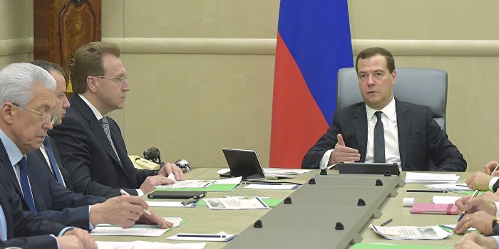 Медведев: Если Украина не оплатит газ, Россия примет «сложное решение» Медведев: Если Украина не оплатит газ, Россия примет «сложное решение»