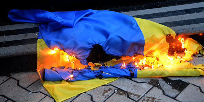 Коломойский «доедает» Украину Коломойский «доедает» Украину