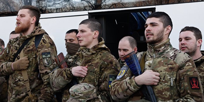 Вооруженные батальоны с фронта направились в Киев Вооруженные батальоны с фронта направились в Киев