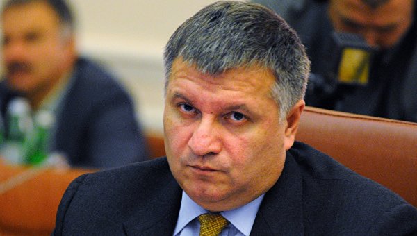 Порошенко направил в Днепропетровск батальоны Нацгвардии Порошенко направил в Днепропетровск батальоны Нацгвардии