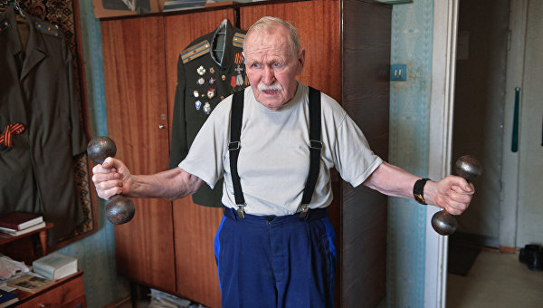 100-летний ветеран Великой Отечественной – о жизни, войне и секретах долголетия 100-летний ветеран Великой Отечественной – о жизни, войне и секретах долголетия