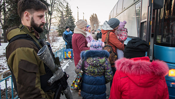 Алексей Смирнов: Люди Донбасса будут скорее голодать, чем продадутся Украине Алексей Смирнов: Люди Донбасса будут скорее голодать, чем продадутся Украине