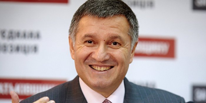 Аваков занялся милиционерами и проститутками Аваков занялся милиционерами и проститутками