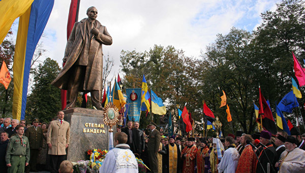 Украина с 30 марта по 5 апреля укреплялась по бандеровским лекалам Украина с 30 марта по 5 апреля укреплялась по бандеровским лекалам