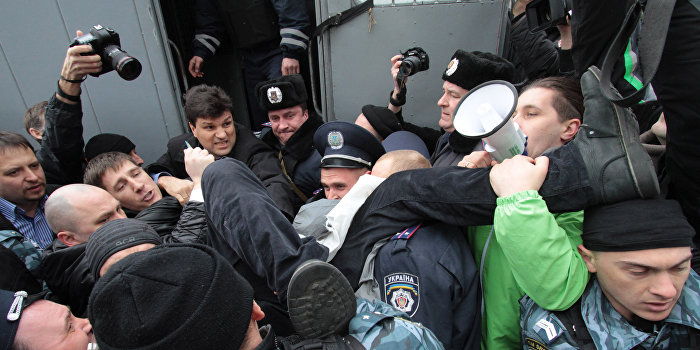 В Одессе проходят массовые аресты несогласных с киевским режимом В Одессе проходят массовые аресты несогласных с киевским режимом