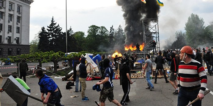 Украинские радикалы - одесситам: «Мало вас пожгли, уродов!» Украинские радикалы - одесситам: «Мало вас пожгли, уродов!»