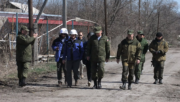 Украинские силовики на Пасху открыли огонь в Донбассе Украинские силовики на Пасху открыли огонь в Донбассе