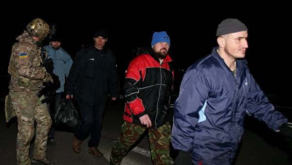 Киев обещает освободить пленных ополченцев в ближайшие дни Киев обещает освободить пленных ополченцев в ближайшие дни