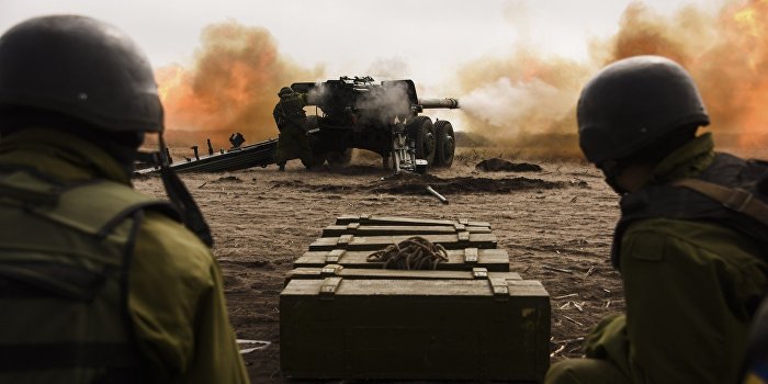 СМИ: Украинские военные на учениях обстреливают мирных жителей СМИ: Украинские военные на учениях обстреливают мирных жителей