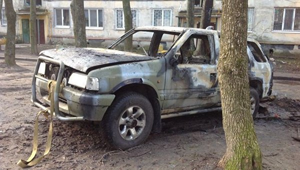 В Харькове взорвали машину украинского военного В Харькове взорвали машину украинского военного