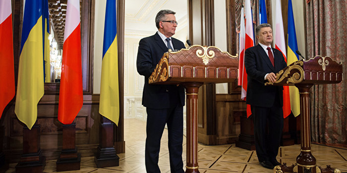Коморовский: Закон об УПА делает невозможным польско-украинский диалог Коморовский: Закон об УПА делает невозможным польско-украинский диалог